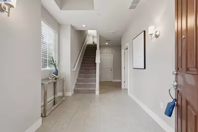 201 Jetty Dr, Richmond, CA 94804 - Photo 4