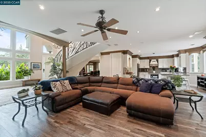 2550 Jenny, Fresno, CA 93720 - Photo 10