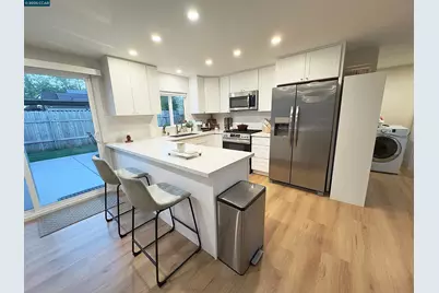 1923 Juliesse Avenue, Sacramento, CA 95815 - Photo 6