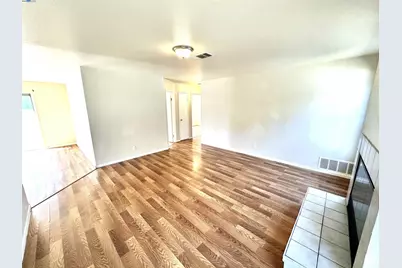 10538 Creekside Cir, Oakland, CA 94603 - Photo 4