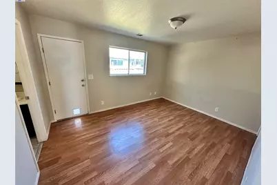 10538 Creekside Cir, Oakland, CA 94603 - Photo 8