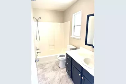 10538 Creekside Cir, Oakland, CA 94603 - Photo 14