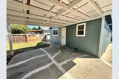 10538 Creekside Cir, Oakland, CA 94603 - Photo 22