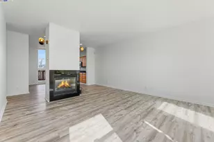 9455 MacArthur Blvd, Oakland, CA 94605 - Photo 8