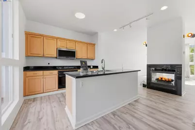 9455 Macarthur Blvd, Oakland, CA 94605 - Photo 12