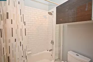 675 8th St, Oakland, CA 94607 - Photo 34