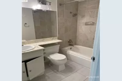 398 Adams St #204, Oakland, CA 94610 - Photo 6