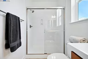 2100 Carbondale, Dublin, CA 94568 - Photo 34