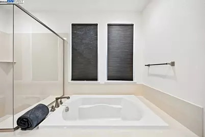 2100 Carbondale, Dublin, CA 94568 - Photo 40