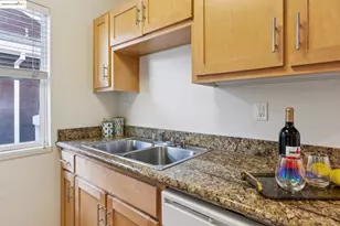 104 Marina Lakes Dr, Richmond, CA 94804 - Photo 14