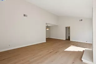 1042 Mangrove Ln, Alameda, CA 94502 - Photo 22