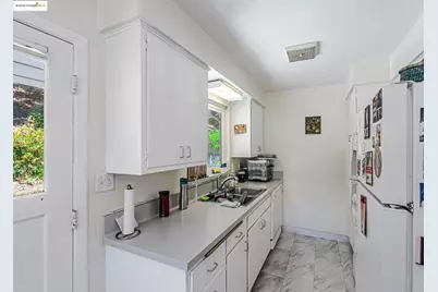 2050 Donald Dr, Moraga, CA 94556 - Photo 18