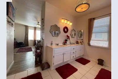 1928 Badger Pass Way, Antioch, CA 94531 - Photo 32