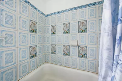 10507 Russet St, Oakland, CA 94603 - Photo 30