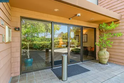 25676 University Ct #323, Hayward, CA 94542 - Photo 4