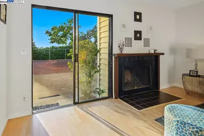 109 Oak Ct, Hercules, CA 94547 - Photo 14