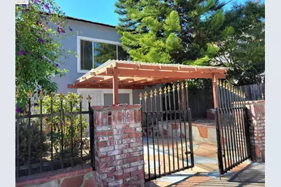 2001 27th St, Oakland, CA 94606 - Photo 2
