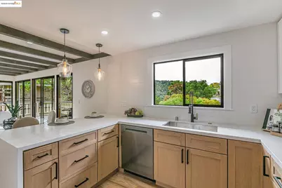 2 Hillcrest Ct, San Anselmo, CA 94960 - Photo 14