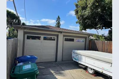 24839 Thomas Avenue, Hayward, CA 94544 - Photo 20