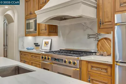 104 Muir Ln, Alamo, CA 94507 - Photo 16