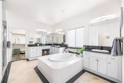 1531 Riverview Ave, Tracy, CA 95377 - Photo 40