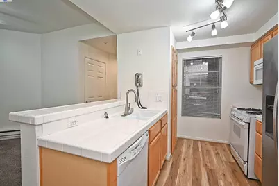 280 Caldecott Ln #221, Oakland, CA 94618 - Photo 8