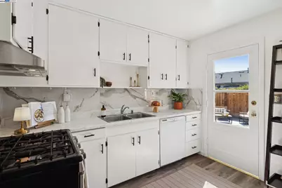 108 Cypress St #D, Alameda, CA 94501 - Photo 12