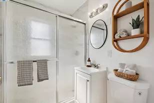 108 Cypress St, Alameda, CA 94501 - Photo 20