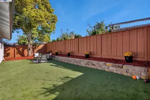 2834 White Acres Dr, San Jose, CA 95148 - Photo 36