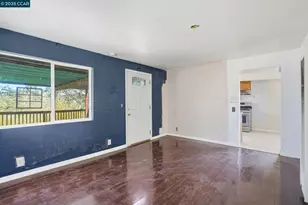 1207 1/2 Warren Ave, Vallejo, CA 94591 - Photo 6