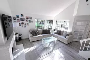 2561 Yerba Bank Ct, San Jose, CA 95121 - Photo 2