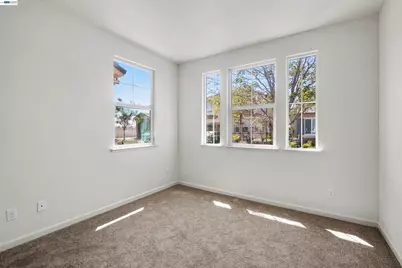 2746 Gracie Pl, Fairfield, CA 94533 - Photo 6