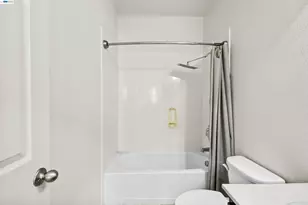 2746 Gracie Pl, Fairfield, CA 94533 - Photo 10