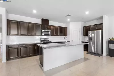 407 Sacramento St, Lathrop, CA 95330 - Photo 16