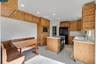 2543 Francis Dr, Pinole, CA 94564 - Photo 16