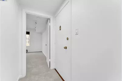 1260 Clay St #207, San Francisco, CA 94108 - Photo 28