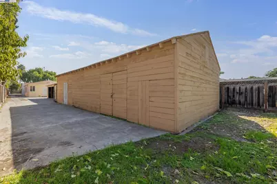 1351 Peach Ct, San Jose, CA 95116 - Photo 52