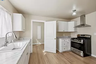 1351 Peach Ct, San Jose, CA 95116 - Photo 4