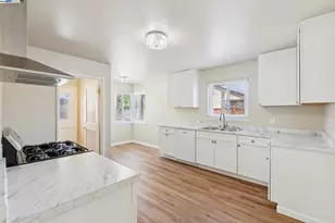 1351 Peach Ct, San Jose, CA 95116 - Photo 2