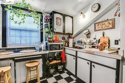 2550 Pleasant St, Oakland, CA 94602 - Photo 20