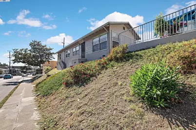 2607 23rd Ave, Oakland, CA 94606 - Photo 2