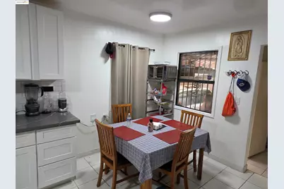 9821 E St, Oakland, CA 94503 - Photo 6