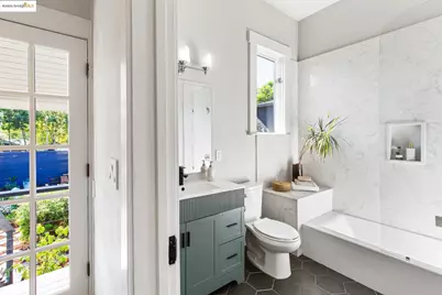 1023 54th St, Oakland, CA 94608 - Photo 18