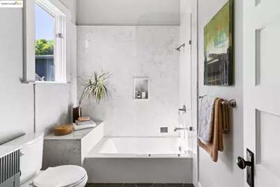 1023 54th St, Oakland, CA 94608 - Photo 26