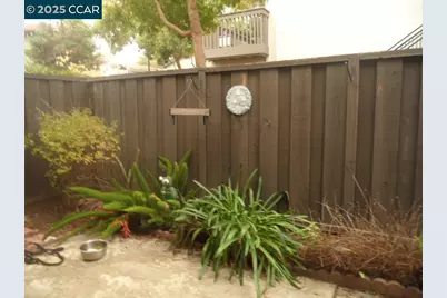 1405 Hull Ln, Martinez, CA 94553 - Photo 16