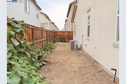 2151 Daimler St, Lathrop, CA 95330 - Photo 24