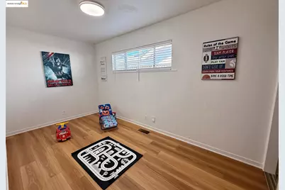 17453 Via Valencia, San Lorenzo, CA 94580 - Photo 14