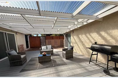 17453 Via Valencia, San Lorenzo, CA 94580 - Photo 22