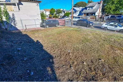 2409 25th Ave, Oakland, CA 94601 - Photo 2