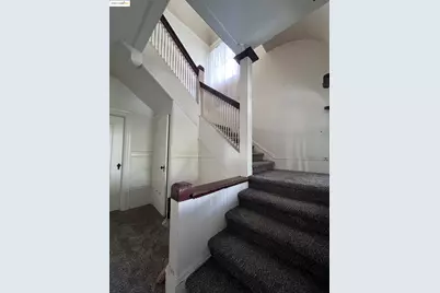 699 33rd St, Oakland, CA 94609 - Photo 14